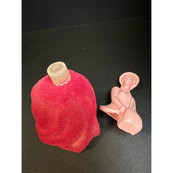 Vintage Avon Skater’s Waltz Moonwind Cologne Figurine Bottle 4 oz - Picture 8 of 9